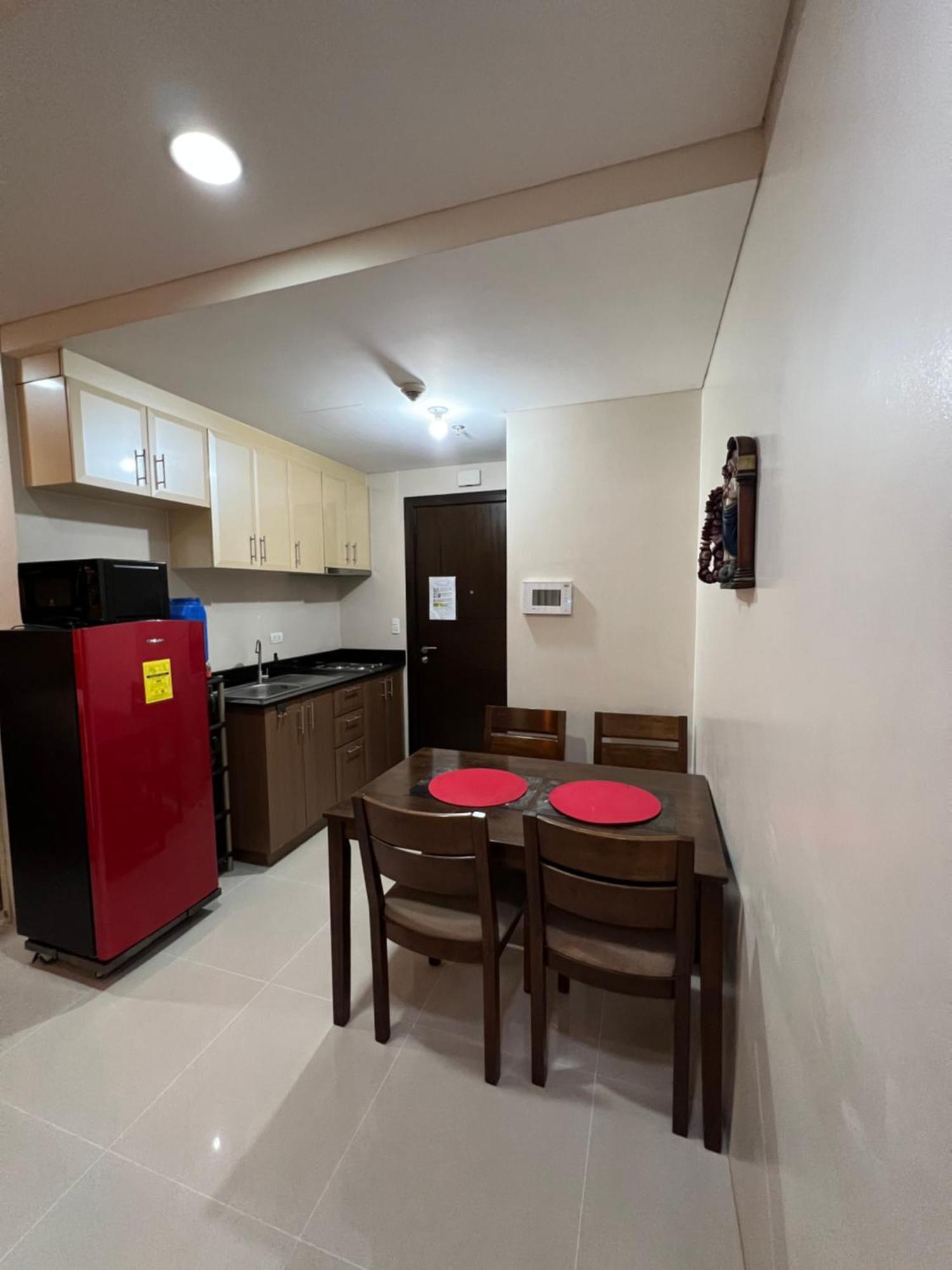 One Palmtree Villas Airport Condo Pasay Luaran gambar